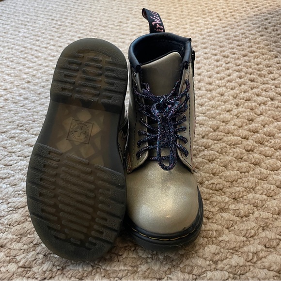 DrMartens Little Kids Boot, size 8 - Picture 3 of 4